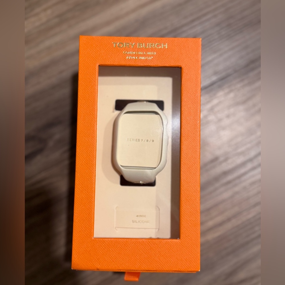 Tory Burch: 💜New In Box💜 T MONOGRAM SILICONE IVORY APPLE BAND